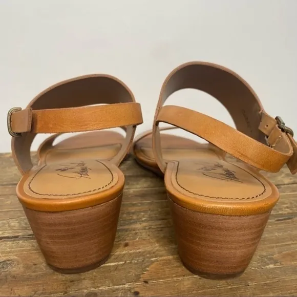 NWOT Patricia Nash Women's Tan Leather Wedge Sandals (11)