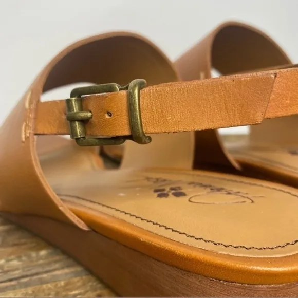 NWOT Patricia Nash Women's Tan Leather Wedge Sandals (11)
