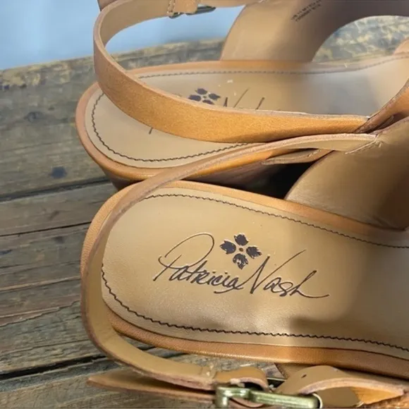 NWOT Patricia Nash Women's Tan Leather Wedge Sandals (11)