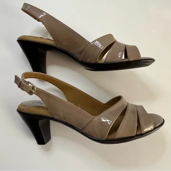 NWOT Softspots Women´s Neima , Color Almond Patent, Comfortable Shoes, Size 8.5M