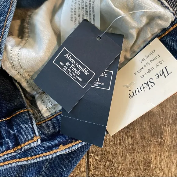 nwt abercrombie high rise skinny jean medium wash distressed size 26/2 regular