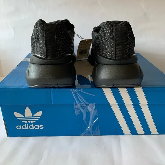 NWT ADIDAS Men's Originals Swift Run 22 Shoes Black Multiple Sizes