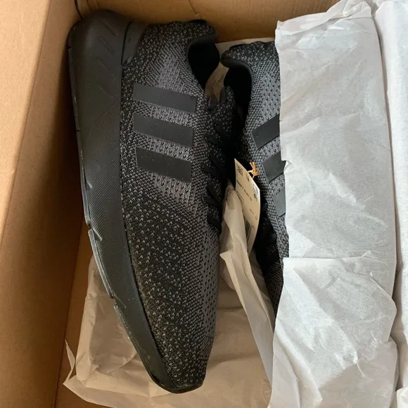 NWT ADIDAS Men's Originals Swift Run 22 Shoes Black Multiple Sizes