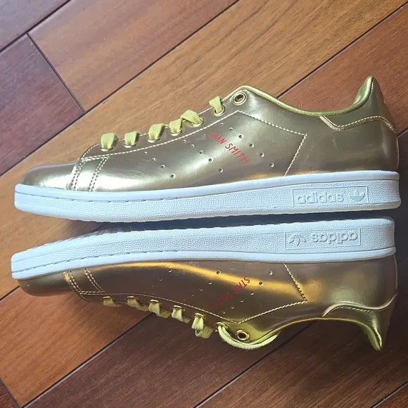 NWT Adidas Stan Smith Gold Metallic Sneakers  Men's Size 8