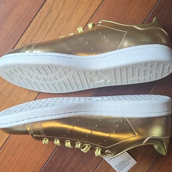 NWT Adidas Stan Smith Gold Metallic Sneakers  Men's Size 8