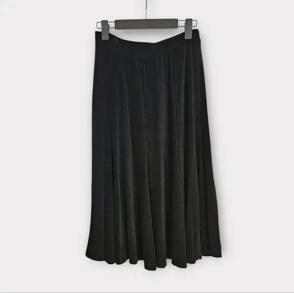 NWT Chico's Travelers Classic Jordan Minimalist Midi Swing Skirt in Black M/8