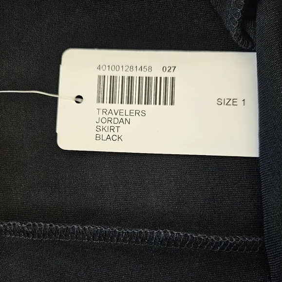 NWT Chico's Travelers Classic Jordan Minimalist Midi Swing Skirt in Black M/8