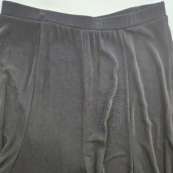 NWT Chico's Travelers Classic Jordan Minimalist Midi Swing Skirt in Black M/8