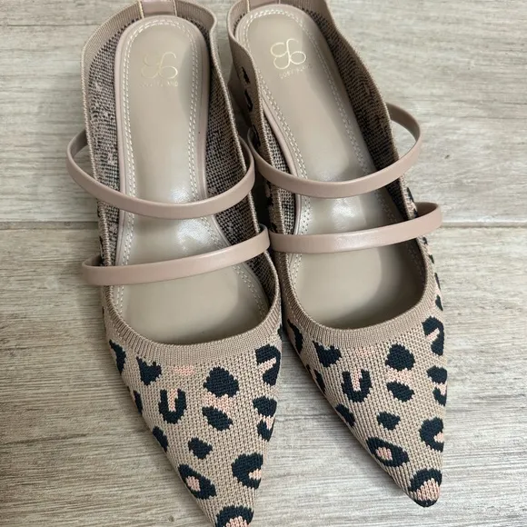 NWT Cosy Island SoftWave Cut Out Block Heeled Mules