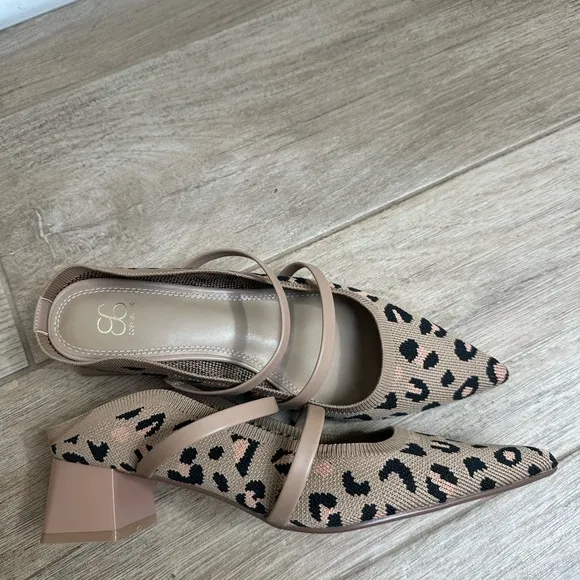 NWT Cosy Island SoftWave Cut Out Block Heeled Mules