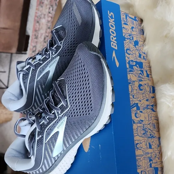NWT IOB Brooks Ghost 12 Women's Size 8.5 Running Sneakers 🩶🏃‍♀️💙