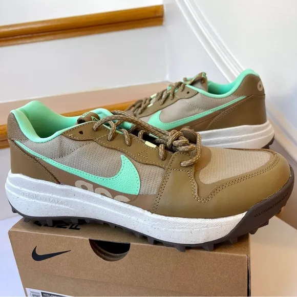 NWT Nike ACG Lowcate Athletic Trail Shoes Unisex Green / Brown