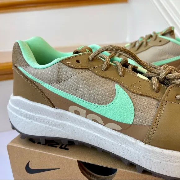 NWT Nike ACG Lowcate Athletic Trail Shoes Unisex Green / Brown