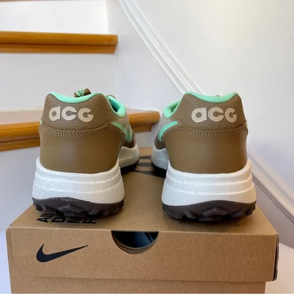 NWT Nike ACG Lowcate Athletic Trail Shoes Unisex Green / Brown
