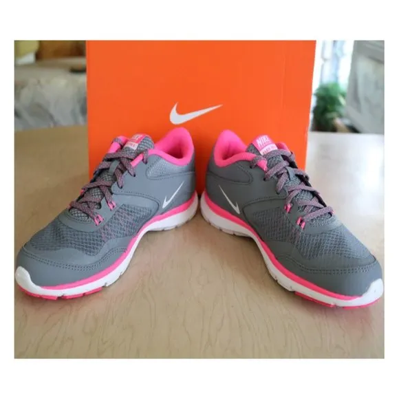 NWT Nike Flex TR 5 Sneaker Shoes Style 724858 – Gray/Pink, Size 6.5