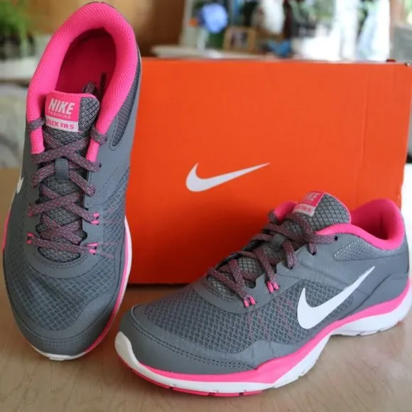 NWT Nike Flex TR 5 Sneaker Shoes Style 724858 – Gray/Pink, Size 6.5