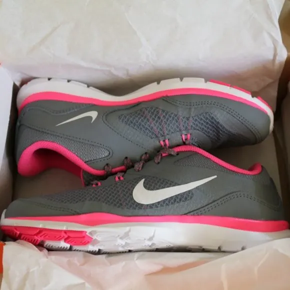 NWT Nike Flex TR 5 Sneaker Shoes Style 724858 – Gray/Pink, Size 6.5