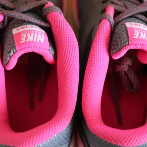 NWT Nike Flex TR 5 Sneaker Shoes Style 724858 – Gray/Pink, Size 6.5