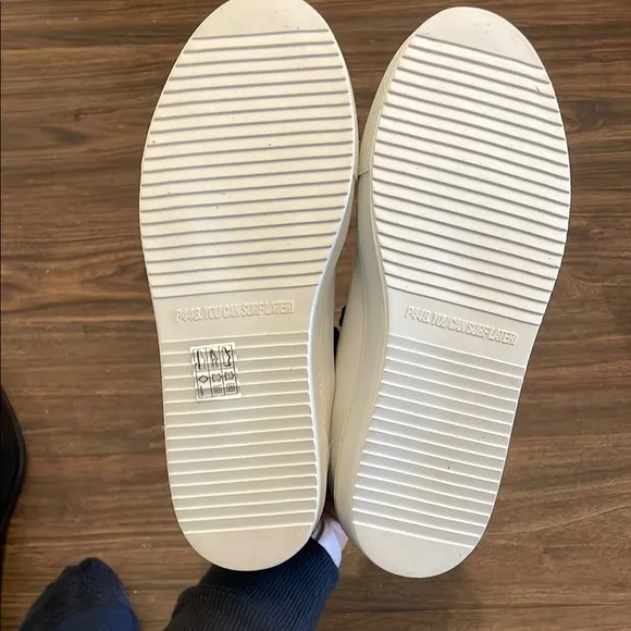 NWT P448 Women’s Sohosock White Sneakers