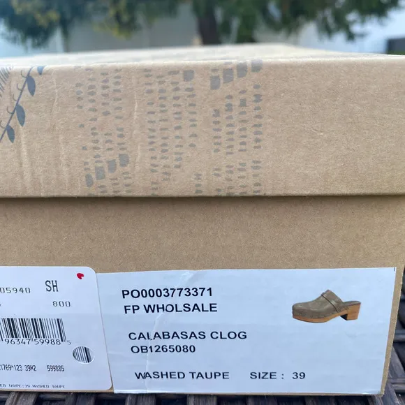 NWT/NIB Free People Women Calabasas Clogs Shoes in Washed Taupe (Size 9)