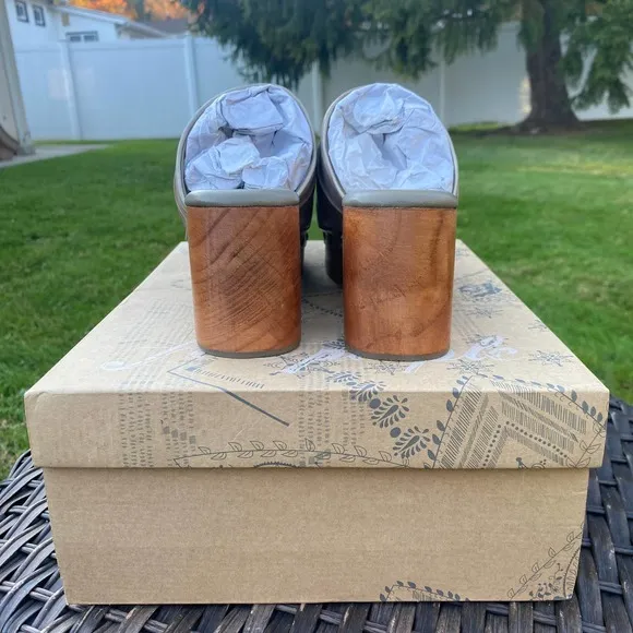NWT/NIB Free People Women Calabasas Clogs Shoes in Washed Taupe (Size 9)