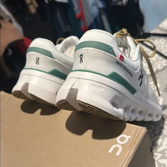 On Cloud Cloudrunner 2