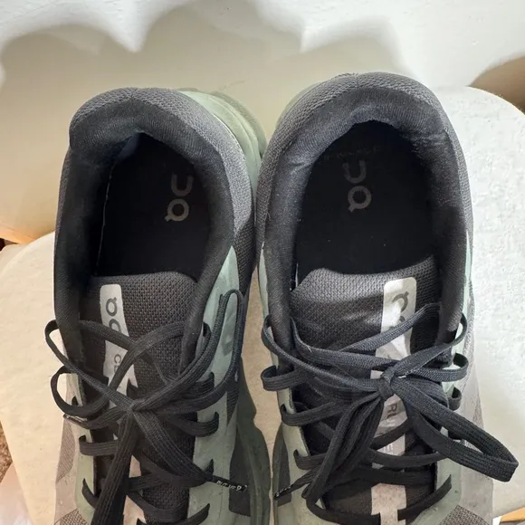 On Cloud Men’s Cloudrunner Alloy Moss Grey Sage Green Athletic Sneakers Size 10