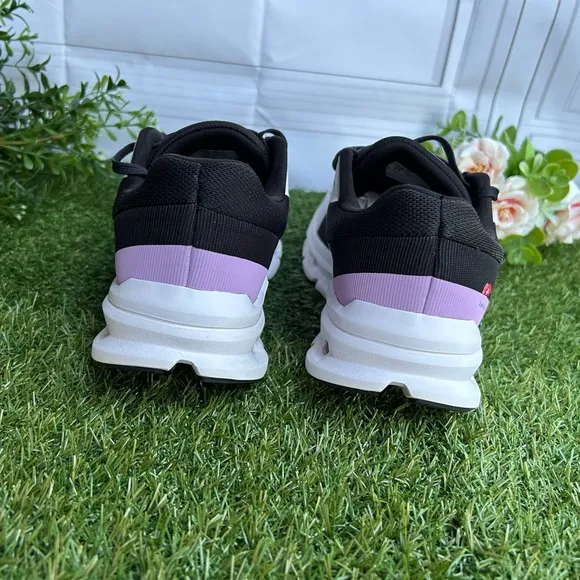 On cloud WOMEN'S CLOUDRUNNER -HERA size 9 women