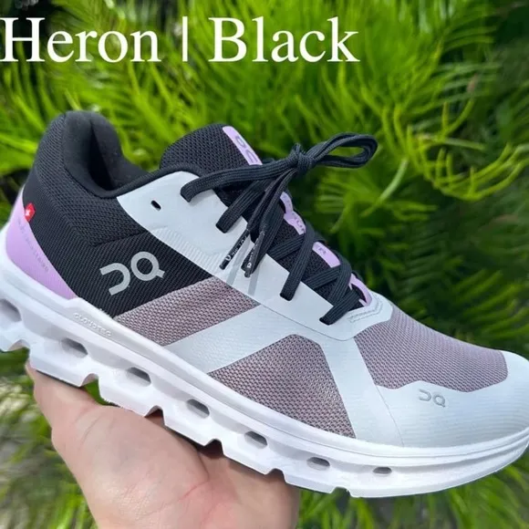 On cloud WOMEN'S CLOUDRUNNER -HERA size 9 women