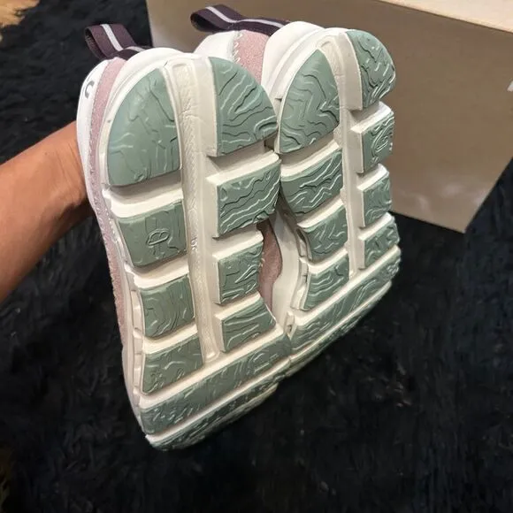 ON CLOUDAWAY Ice Moss athletic training shoes sneakers women’s 8.5 new
