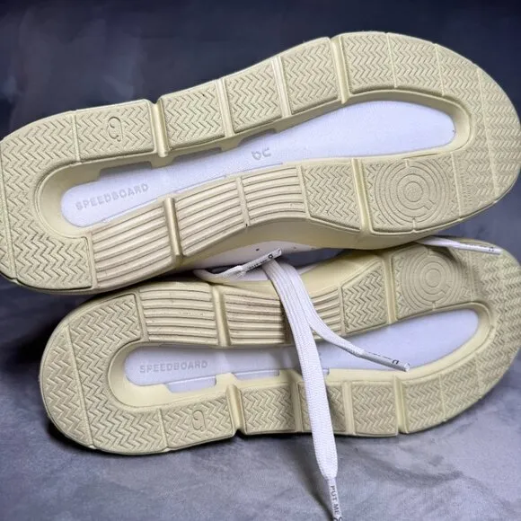On Running THE ROGER Advantage White Hay Sneaker‎ Shoes Size 8 NEW WITH TAG