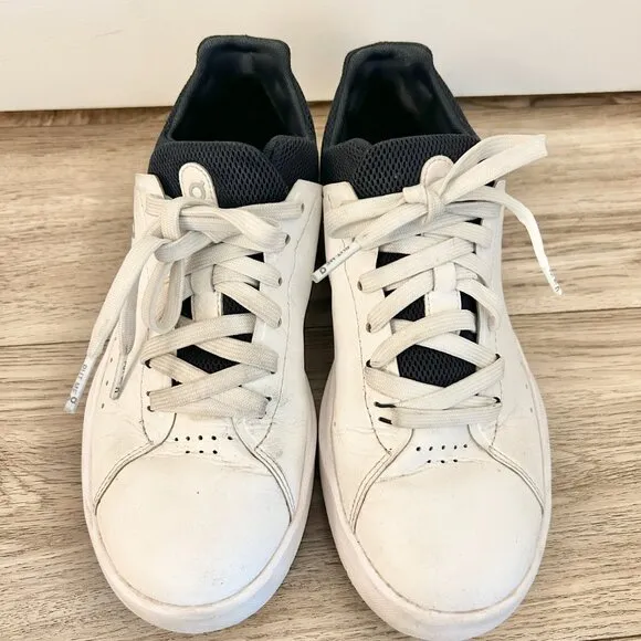 OnCloud OC Women's The Roger Advantage Tennis Sneakers in White/Midnight 6.5