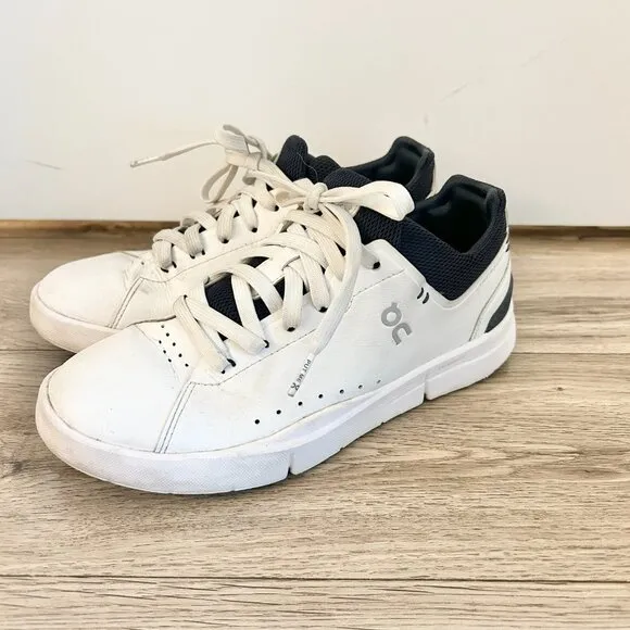 OnCloud OC Women's The Roger Advantage Tennis Sneakers in White/Midnight 6.5