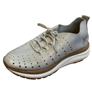 OTBT Women's Light Comfortable Alstead Walking Shoes 6.5 silver comfy