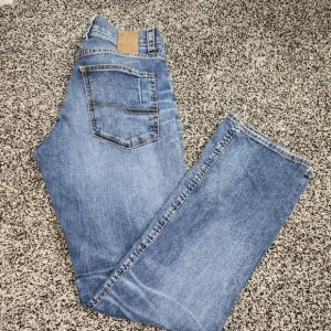 Outpost Makers Jeans From Buckle Mens Size 30x32‎ Faded Front Clean Cut