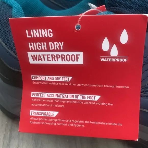 Paredes Memory Foam Lining high dry Waterproof Shoes.
