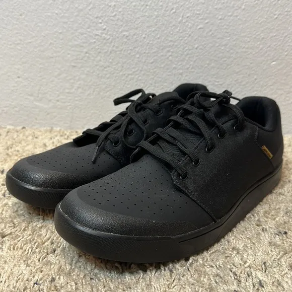 PEARL iZUMi X-Alp Flow Shoes - Men's sz 47 (12.5US)