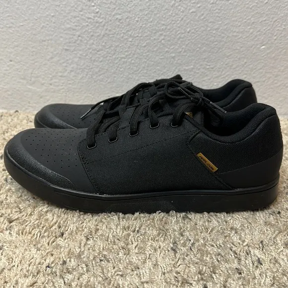 PEARL iZUMi X-Alp Flow Shoes - Men's sz 47 (12.5US)