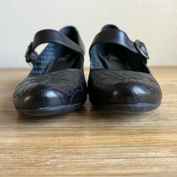 PIKOLINOS Black Heels with Decorative Swirl