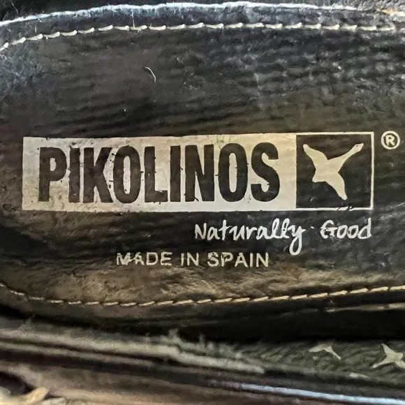 PIKOLINOS Black Heels with Decorative Swirl
