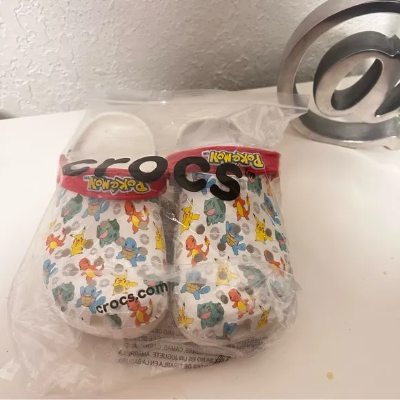 Pokemon Kids Clogs - White and Red pikachu pokemon clog  size 1