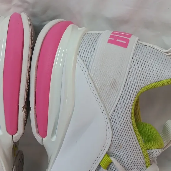 Puma Axelion White and Pink Women's Sneakers Size 10