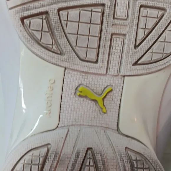 Puma Axelion White and Pink Women's Sneakers Size 10