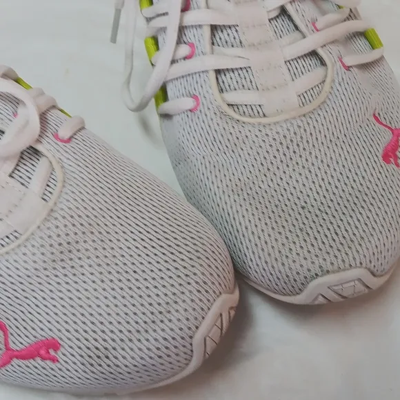 Puma Axelion White and Pink Women's Sneakers Size 10