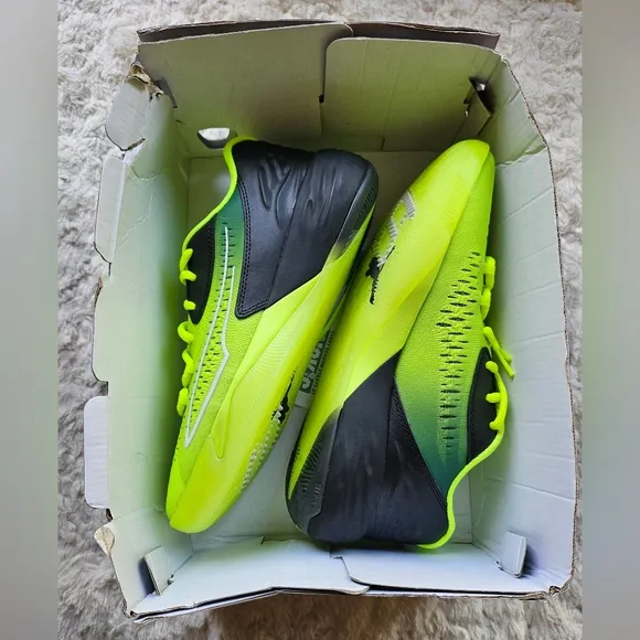 Puma Stewie 1 Women’s Basketball Shoes, Yellow-Green, Black, Size 8, NIB