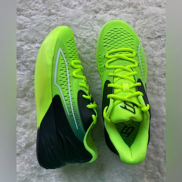 Puma Stewie 1 Women’s Basketball Shoes, Yellow-Green, Black, Size 8, NIB