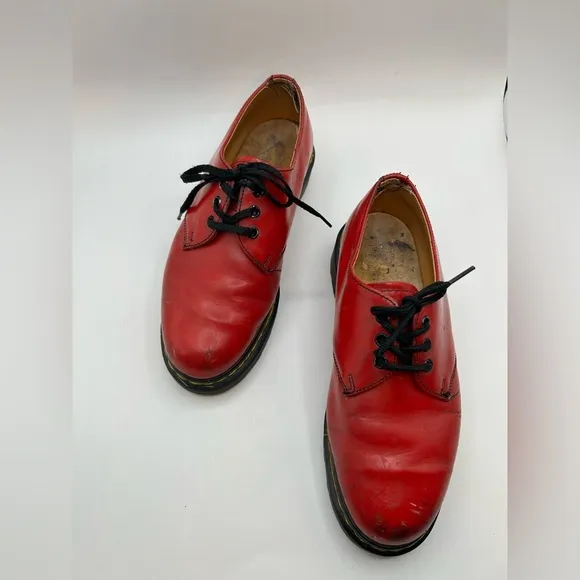 RARE Dr. Martens Vintage MADE IN ENGLISH Bright Red Leather Platform oxfords 5