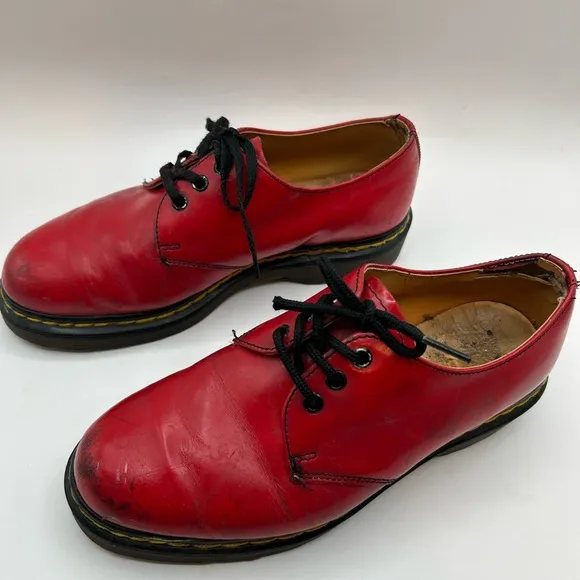 RARE Dr. Martens Vintage MADE IN ENGLISH Bright Red Leather Platform oxfords 5