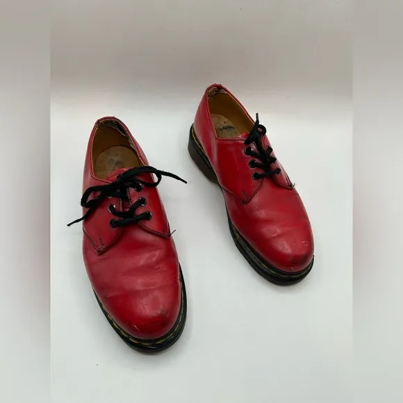 RARE Dr. Martens Vintage MADE IN ENGLISH Bright Red Leather Platform oxfords 5
