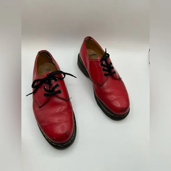 RARE Dr. Martens Vintage MADE IN ENGLISH Bright Red Leather Platform oxfords 5